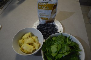 Spinach Blubberries Pineapple MacaPwdr 001